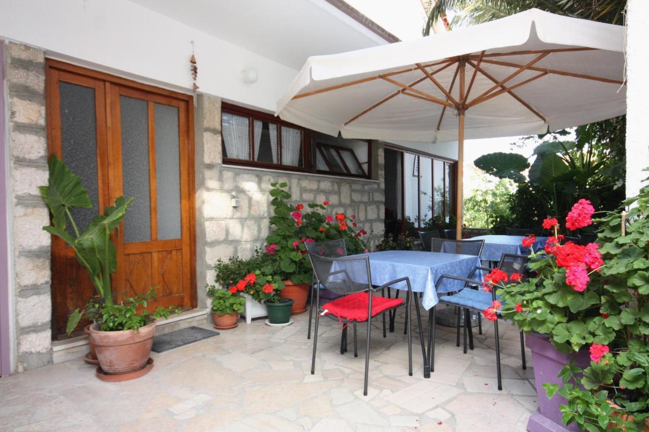 Apartments And Rooms By The Sea Banjol, Rab - 5077 Exterior foto